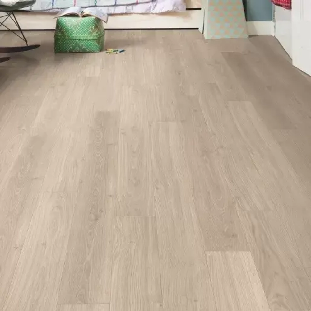 Ламинат Quick-Step Perspective PER 1304 Доска дуба светло-серая лакированная