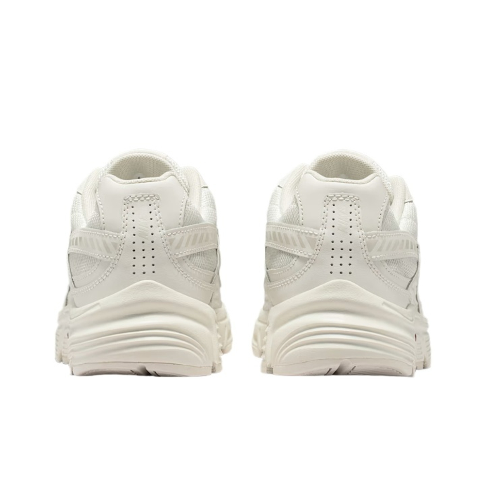 alt="Nike Initiator женские арт. 394053-007 задняя часть с подошвой и логотипом"