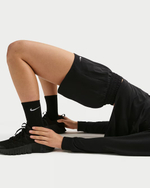 Nike One Женские шорты с подкладкой и резинкой на талии, высота пояса 8 см, из ткани Dri-FIT - NIKE