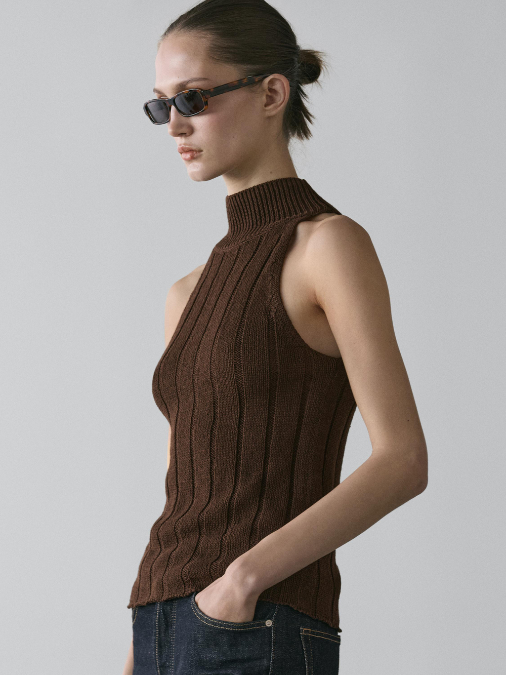 Massimo Dutti Топ из смесовой хлопка с горловиной халтер, шоколадный