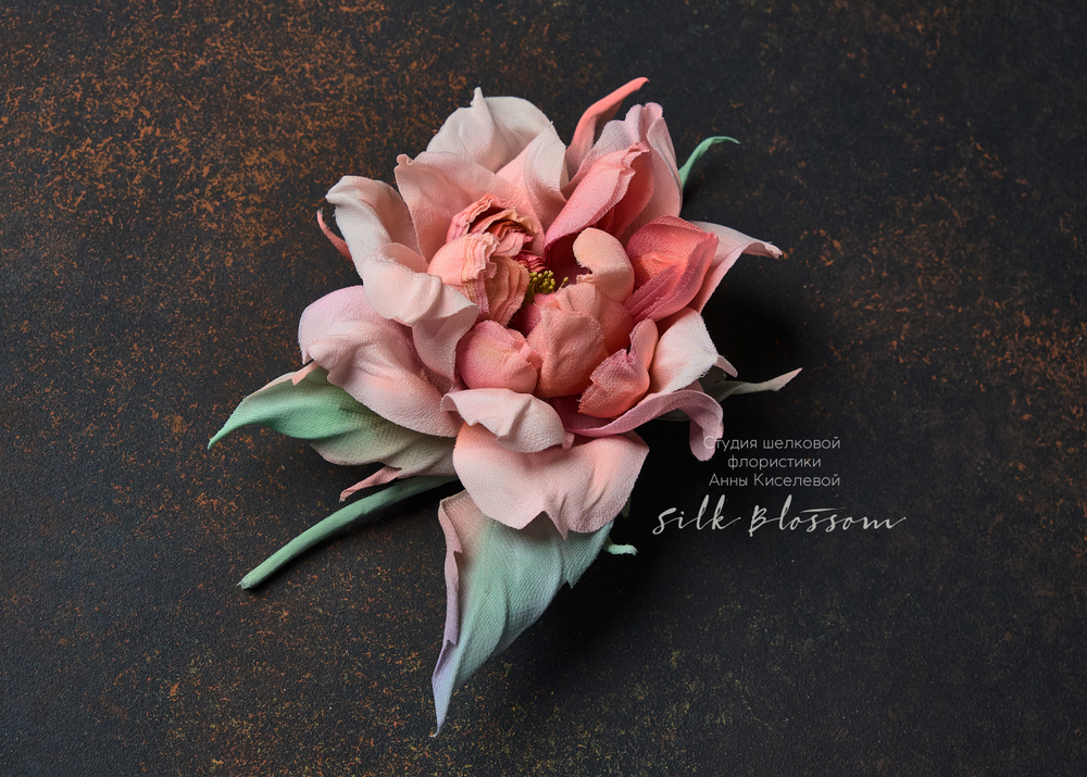 Брошь из шелка - Роза Бэль пудрово-розовая