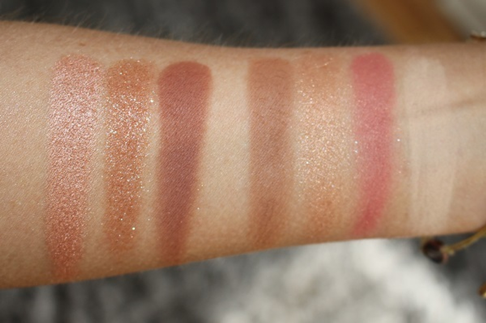 Charlotte Tilbury Look Of Love Instant Look in a Palette - Glowing Beauty