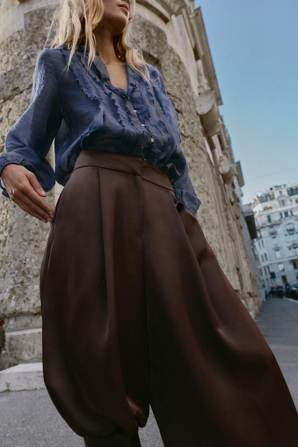 ZARA БРЮКИ-БАГГИ ИЗ АТЛАСНОЙ ТКАНИ, КОРИЧНЕВЫЙ