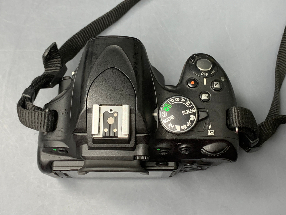 Nikon D5100 Kit 18-55mm 3.5-5.6G VR 11506 Кадров