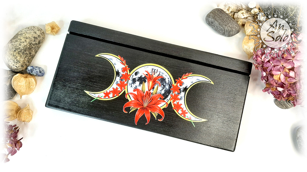 Алтарь-доска для таро "Лунные лилии"