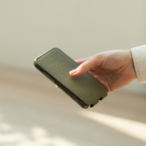 Чехол кожаный для iPhone 12 Mini зеленого цвета