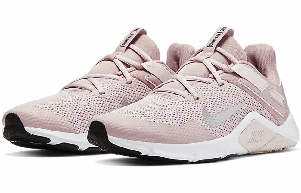 Кроссовки Nike Legend Essential (Женская размерная сетка)