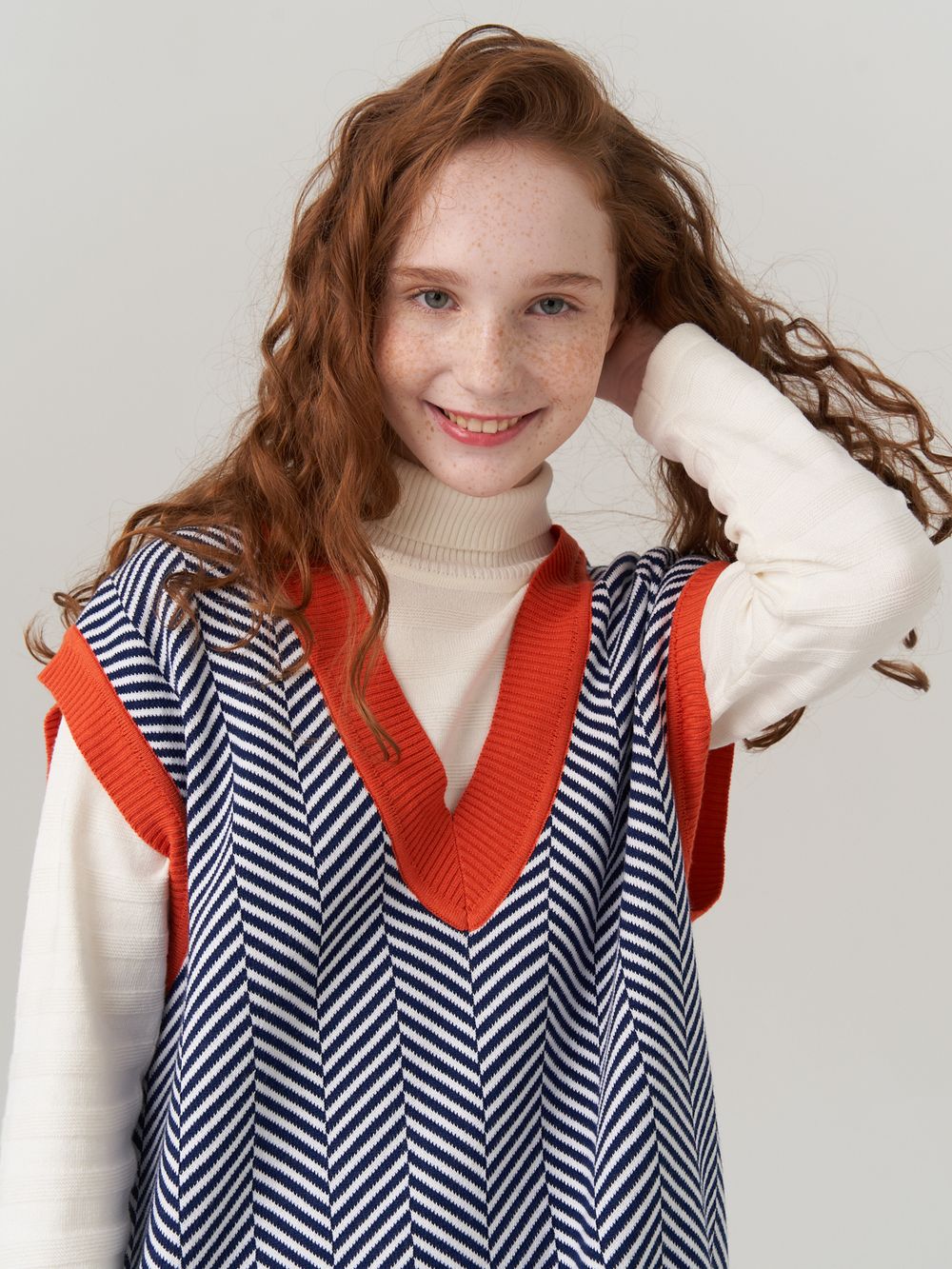 Жилетка для девочки в школу 953 н.синий-оранжевый