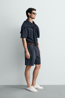ZARA ШОРТЫ REGULAR FIT СО СКЛАДКАМИ, МОРСКОЙ СИНИЙ