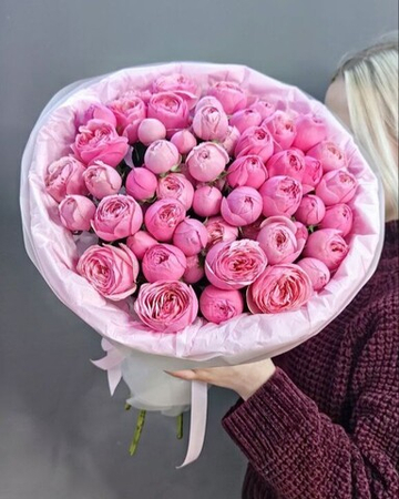 Букет из 15 кустовых пионовидных роз сорта "Силва Пинк"