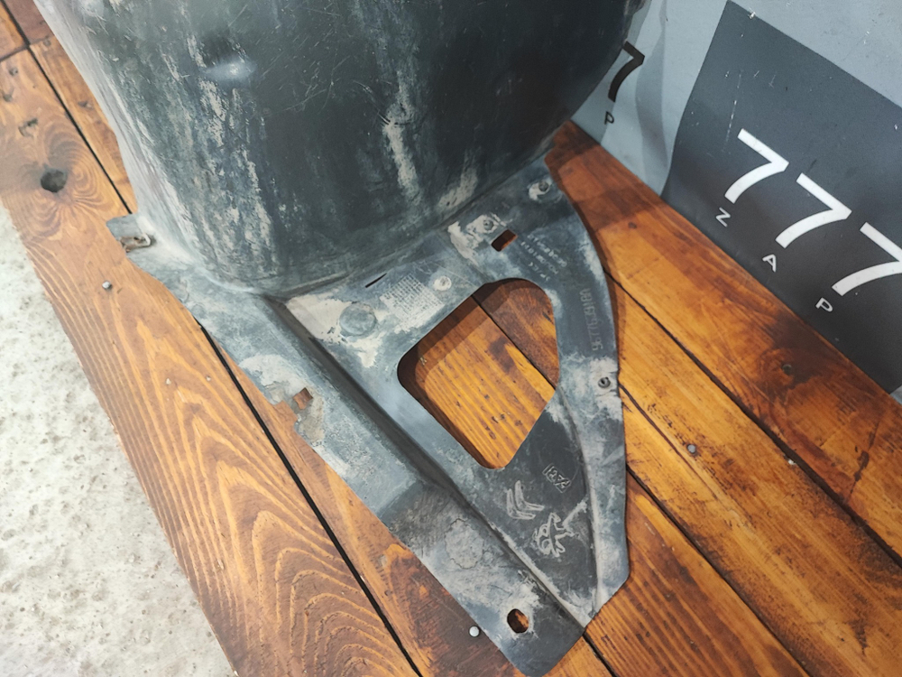 Подкрылок передний левый Peugeot 2008  Б/У Оригинал 967763918A