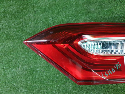 Фонарь правый внут Toyota Camry xv70 17-нв галоген