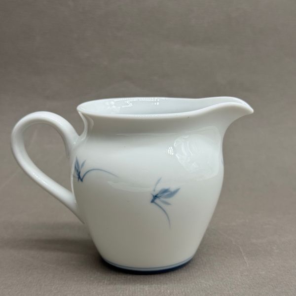 Сливник с голубыми цветами, фарфор , 120мл