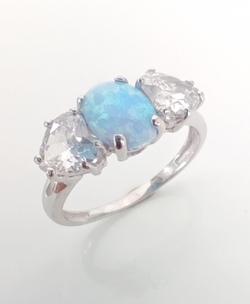 Кольцо Эстерелла с синтетическим опалом и фианитами, серебро 925*/Ф