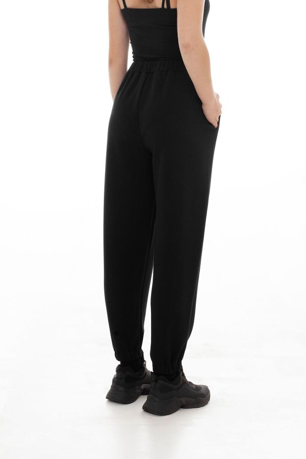 Брюки трикотажные джогеры