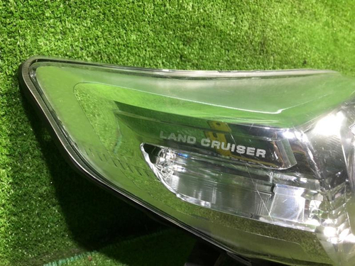 Фара правая Toyota Land Cruiser Prado 150 (2013-2017) галоген