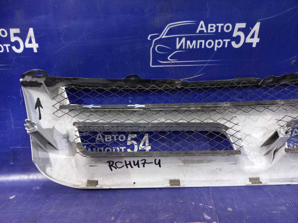 Решетка радиатора TOYOTA HIACE REGIUS 1999