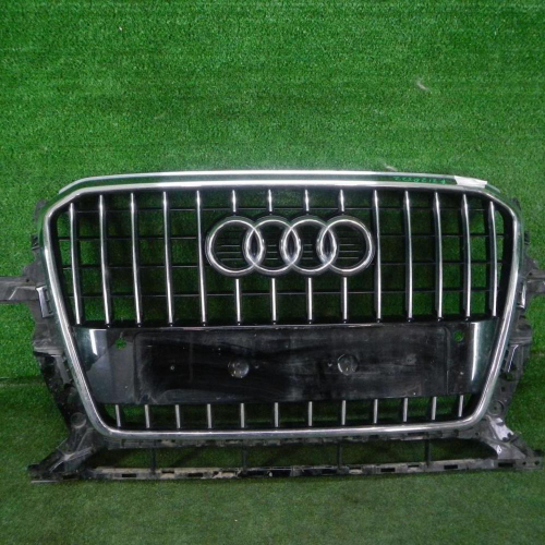Решетка радиатора Audi Q5 1 8R (2012-2017)