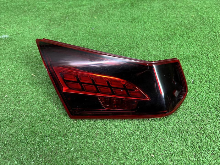 Фонарь левый внутренний Mercedes E W213 (20-23)