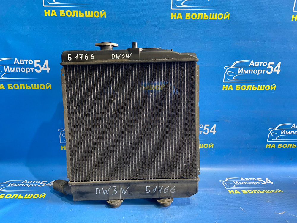 Радиатор двигателя MAZDA DEMIO 1996-1999