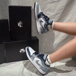 Air Jordan 1 Low SE "Washed Denim"
