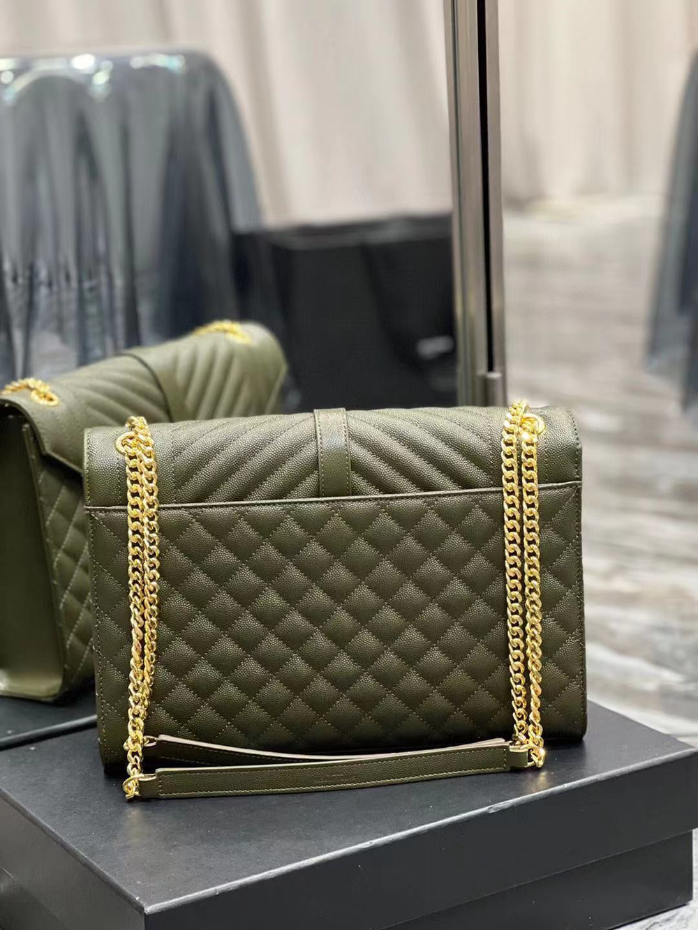 Saint Laurent Envelope Bag 31 cm