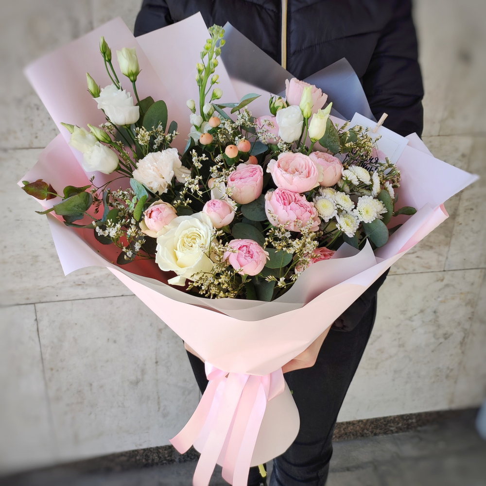 Авторский букет в розовой гамме