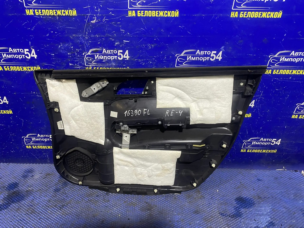Обшивка двери Honda CR-V 2006-2011