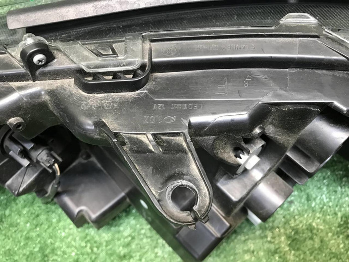 Фара правая Toyota RAV4 5 XA50 (2022-н.в.) LED