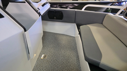 Лодка Беркут L-HT Open. В наличии. Цвет Черный низ - серый верх