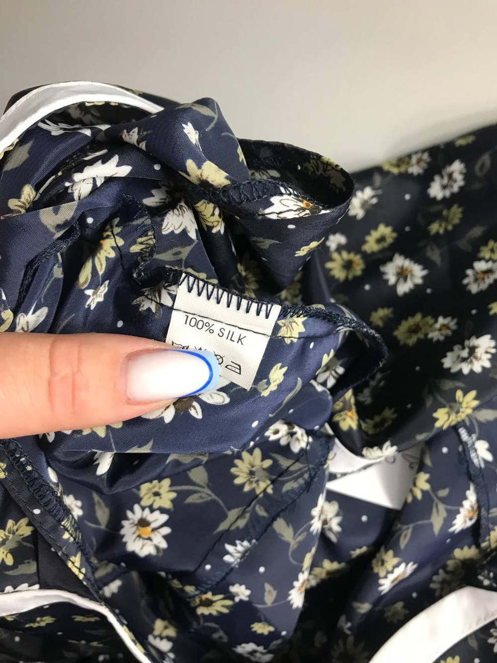 Платье обтягивающего кроя шелковое, визуально на 48 размер