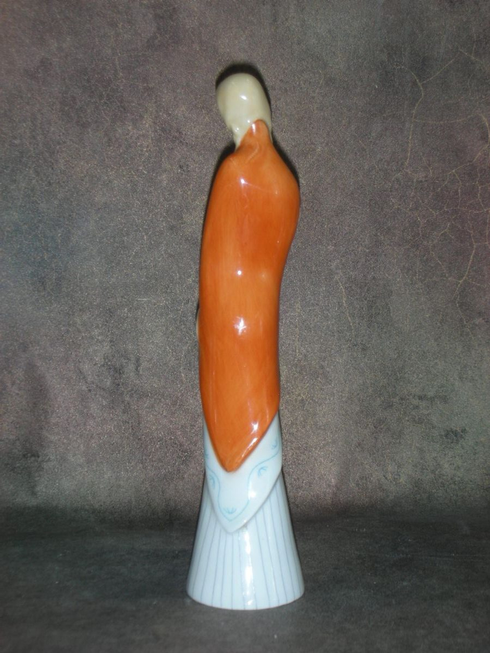 Статуэтка. Фарфор. Дама Подросток. Royal Doulton. Англия