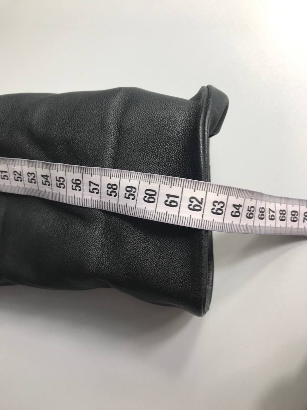 Пальто кожаное для смелого и яркого образа, визуально на 50 размер