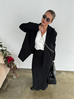 Юбка с разрезом чёрная