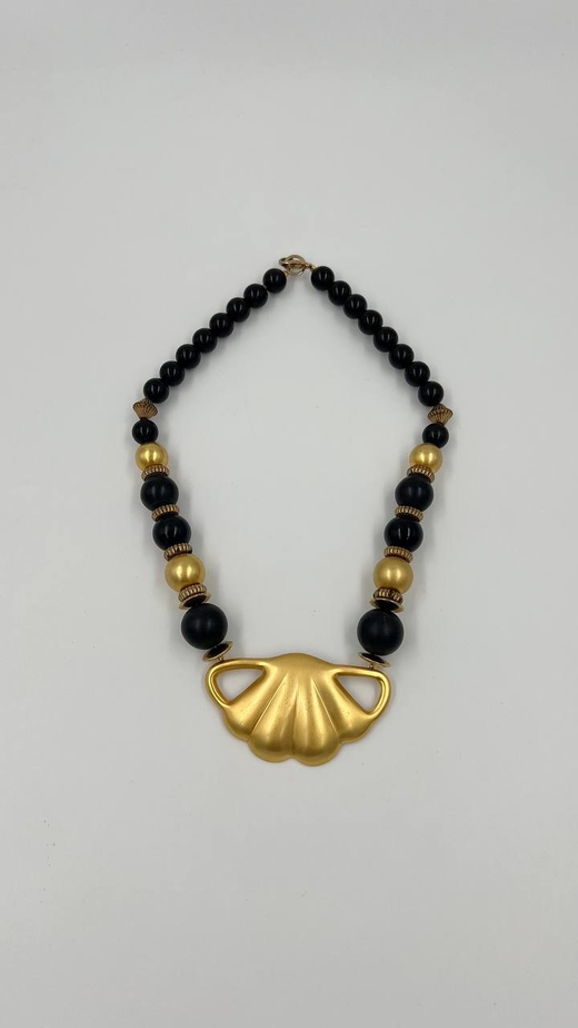 Колье с матовыми вставками