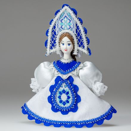 Малая подвесная кукла Гжель белая