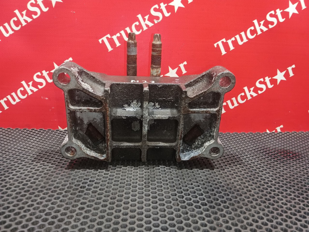 Подушка двигателя задняя