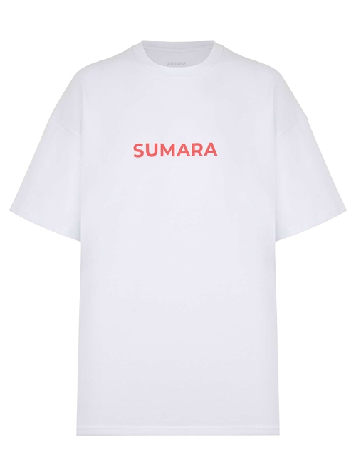 Футболка с красным логотипом