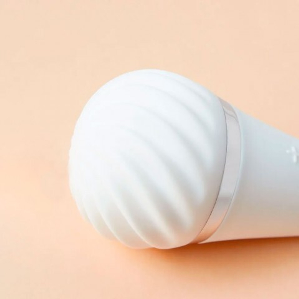 Клиторальный вибратор Satisfyer Little Wand