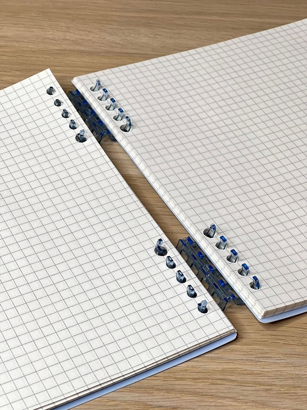 Блокнот квадратный в клетку 60л 195х210 мм голубой (8808-018)