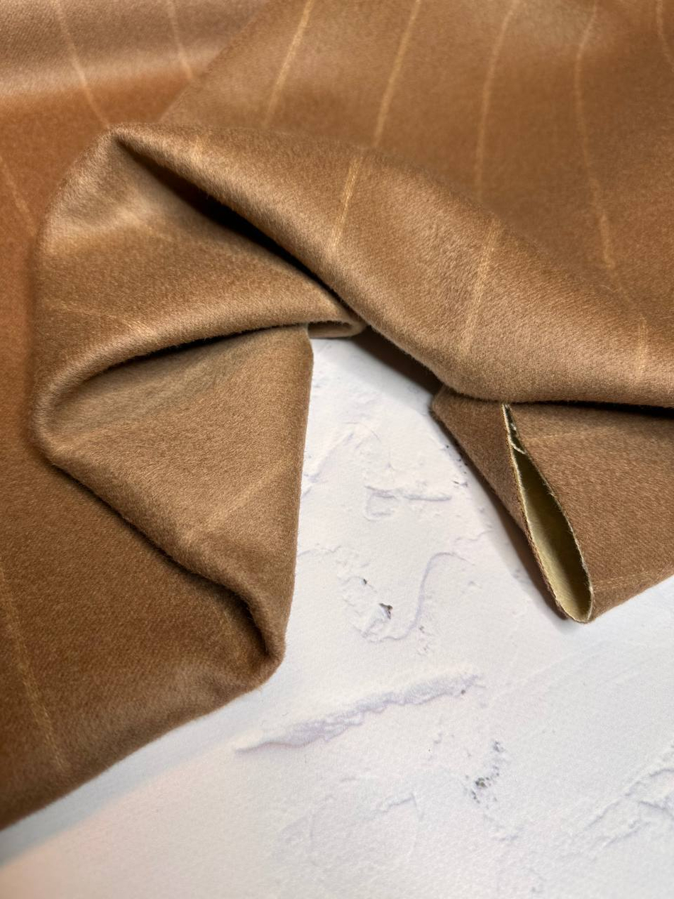 Двусторонний (double-face) пальтовый кашемир с шерстью (80%кашемир/20%шерсть, Бежевый кэмел с тонкой вертикальной полосой/сливочный, 151, 393 гр/м2)