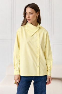 Рубашка с крупным воротником-стойкой