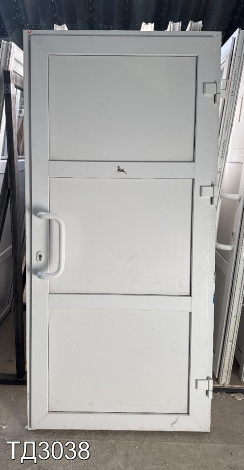 Дверь пластиковая входная Б/У 2040(в) x 970(ш)