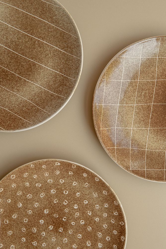Тарелка плоская средняя горчичного цвета, базовая / HEAT UP ceramics