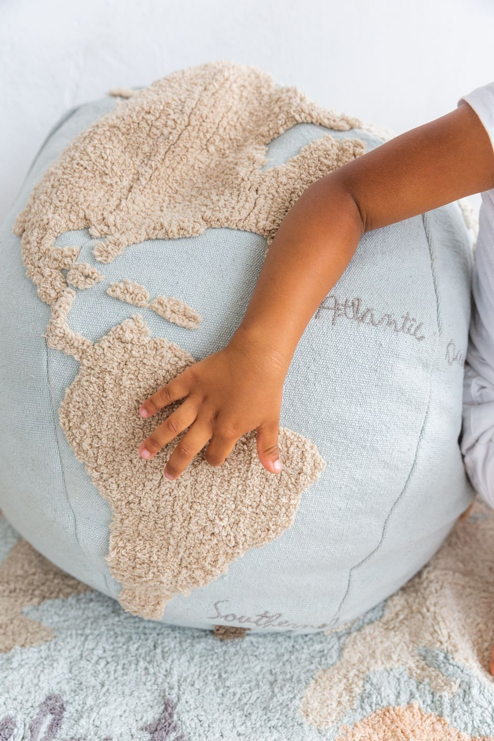 Пуф Lorena Canals World Map (45 x Ø50 см)