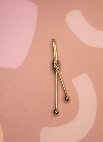 Подвеска палочка узелок 51 мм позолота