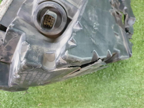 Битая Фара правая Cadillac Escalade 4 (2014-2020) LED