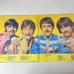 Винтажная виниловая пластинка LP The Beatles Оркестр Клуба Одиноких Сердец Сержанта Пеппера / Револьвер (Россия 1992)