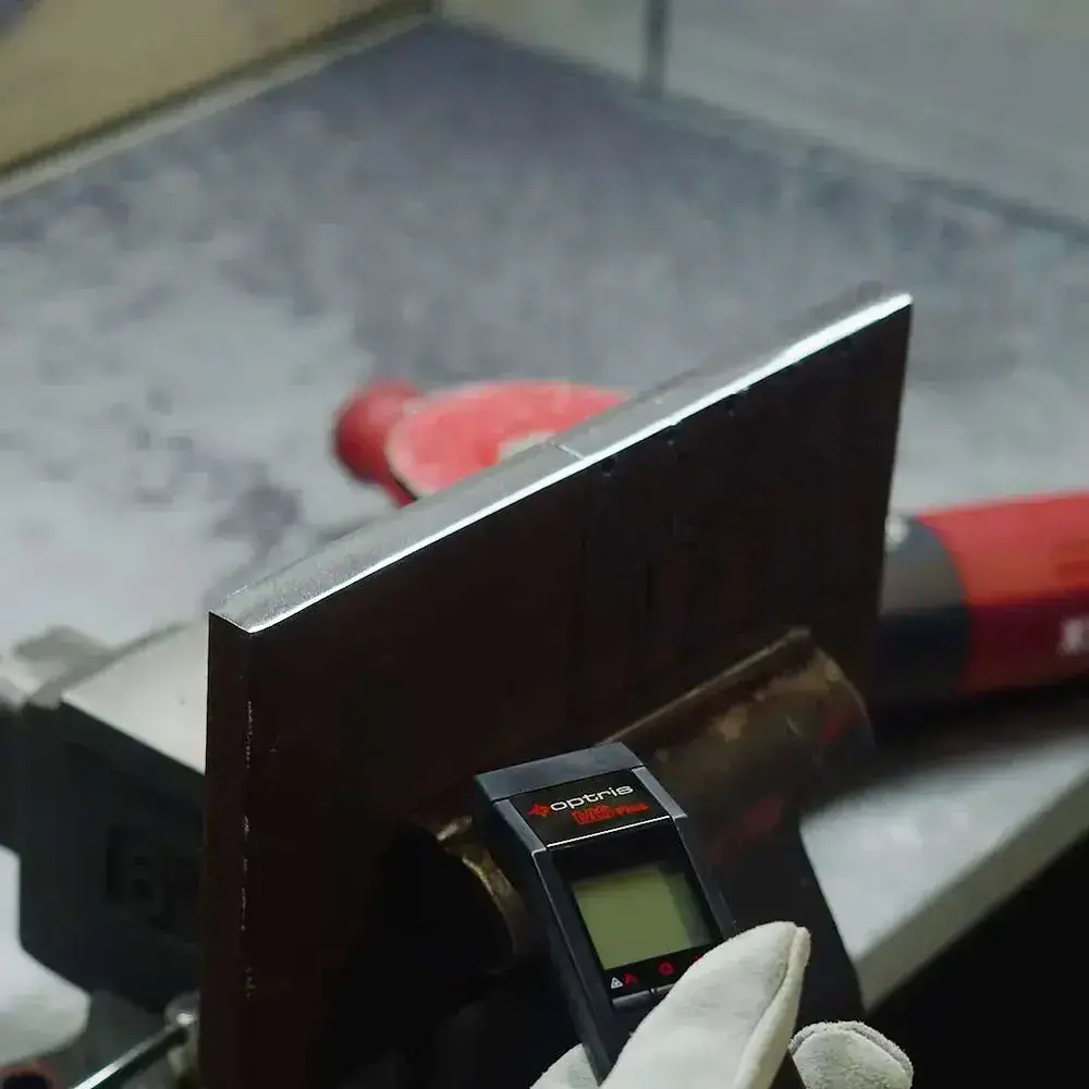 Тарелка опорная / оправка DEBEVER для фибровых кругов на УШМ 125 мм М14 (ребра и отверстия), жесткая