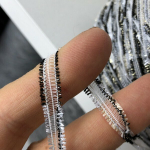 67% Royal вискоза 21% фибра 12% фибра металлизированная Lineapiu Cristallo 230м/100гр col 3266 Lame Oro/ Nero Bianco. Есть мал. бобинка 93гр.